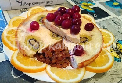 Запеканка из творога с фруктами